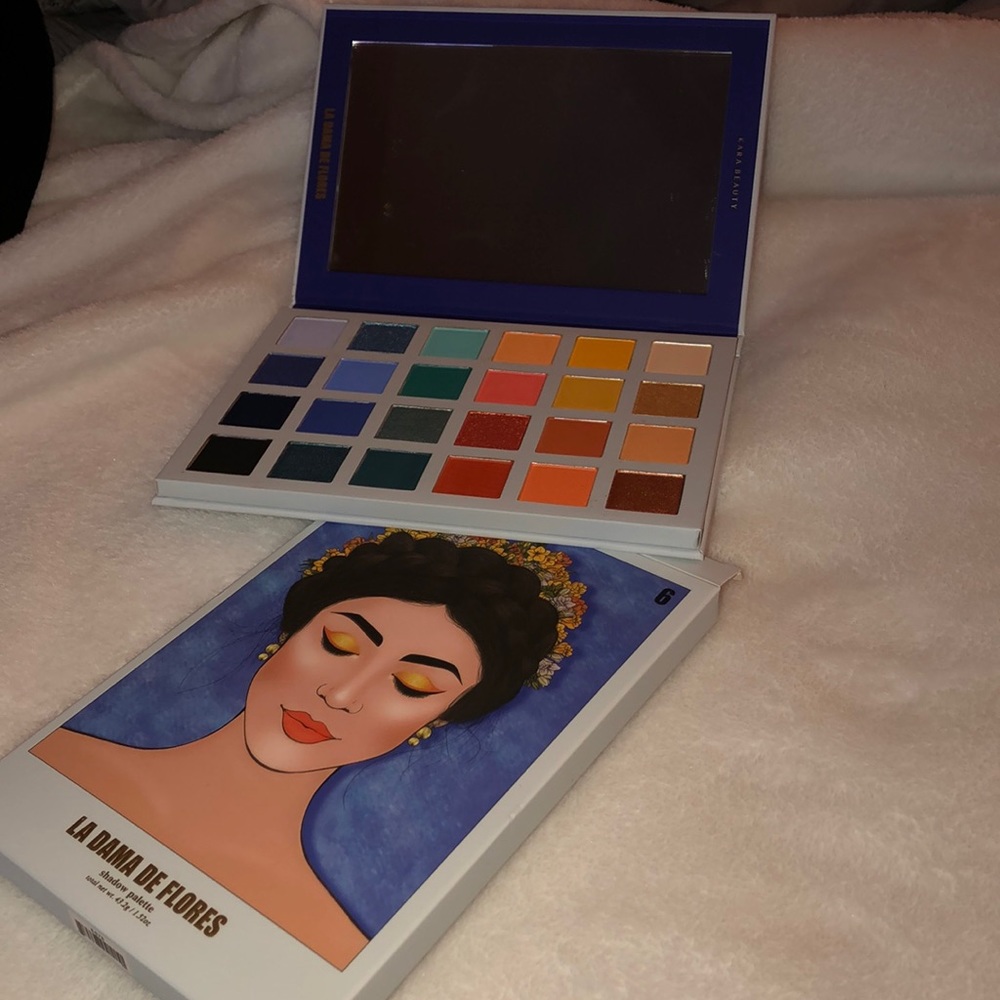 Eyeshadow palette